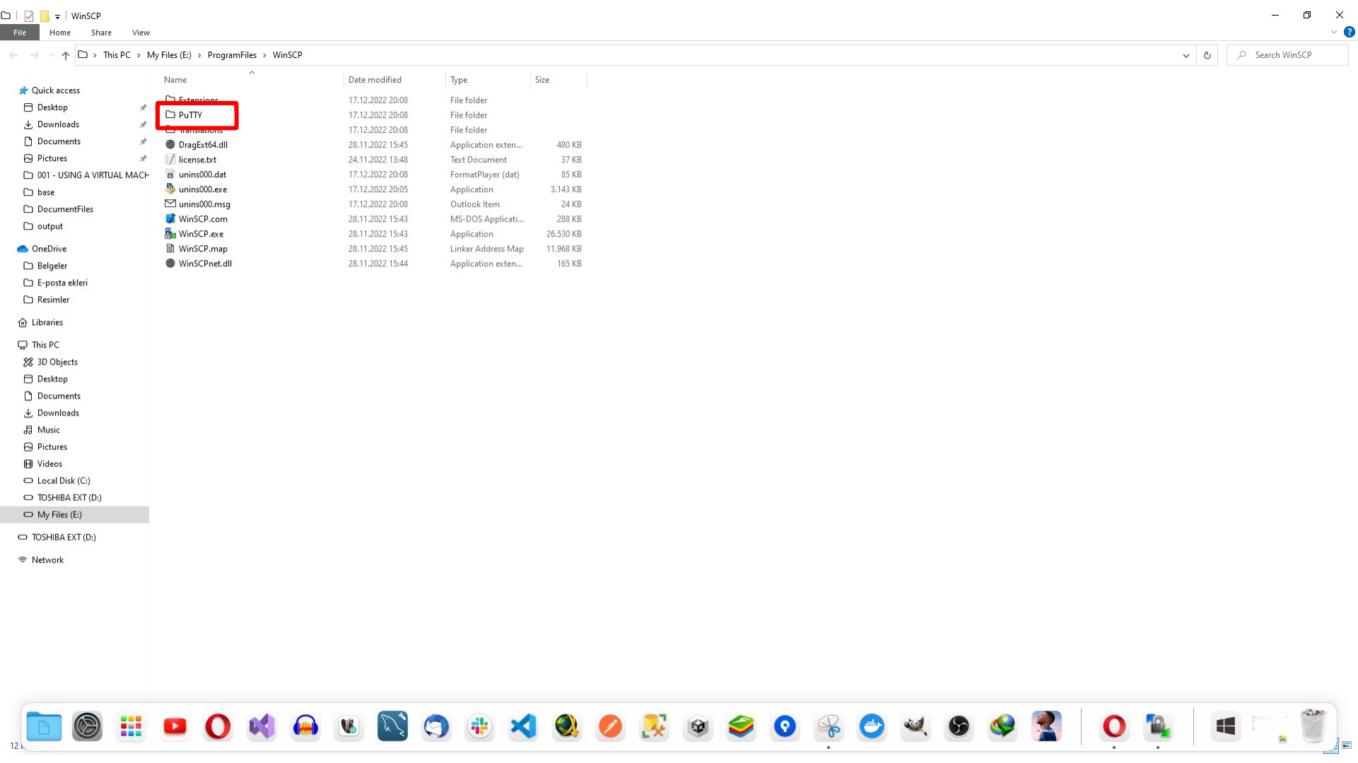 Opening the PuTTY folder inside the WinSCP installation directory